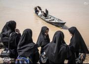 عکس/ تردد مردم روستاهای عنافچه با قایق