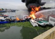 عکس/ آتش سوزی کشتی باری در فیلیپین