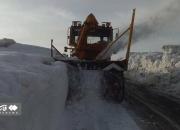 عکس/ گیرافتادن خودروها در برف‌ سنگین بهاری