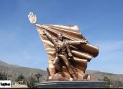 رونمایی از تندیس سردار همدانی همراه با  28 عنوان کتاب حوزه دفاع مقدس