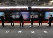عکس/ فاصله گذاری اجتماعی در مترو فرانسه