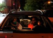 عکس/ حضور شبانه مردم در خیابان‌ها پس از زلزله
