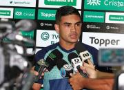 مهاجم مدنظر پرسپولیس یکشنبه هم به تهران نمی‌آید