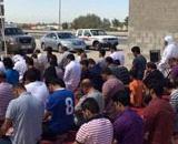 بحرینی‌ها در مساجد تخریب‌شده منامه نماز جماعت برگزار کردند +عکس