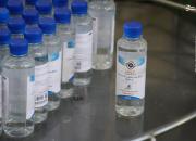 عکس/ تولید و توزیع ۱۵۰ هزار بطری محلول ضدعفونی توسط سپاه