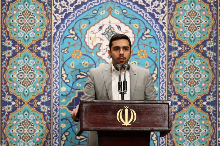 مداحی حاج حنیف طاهری از تهران در محضر رهبر انقلاب