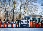 تجمع فعالان نارنجی‌پوش آمریکایی برای تعلطیلی زندان گوانتانامو + تصاویر