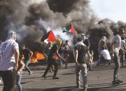 حمله نظامیان صهیونیست به مراسم تشییع شهید فلسطینی