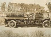 عکس/ اولین خودروی آتش نشانی