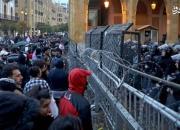اعتراضات در بیروت؛ بازداشت یک آمریکایی و ۱۴۵ مجروح +عکس