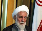آمریکا سلطه جو است؛ اما در برابر آن‌ها تعظیم می‌کنم!