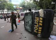 عکس/ درگیری‌های خیابانی شدید در اندونزی