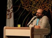 احمد عزیزی از سرآمدان شعر انقلاب به شمار می‌رفت